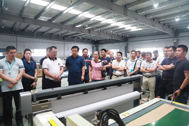 富怡講師講解現(xiàn)代化版房的應(yīng)用 4.jpg