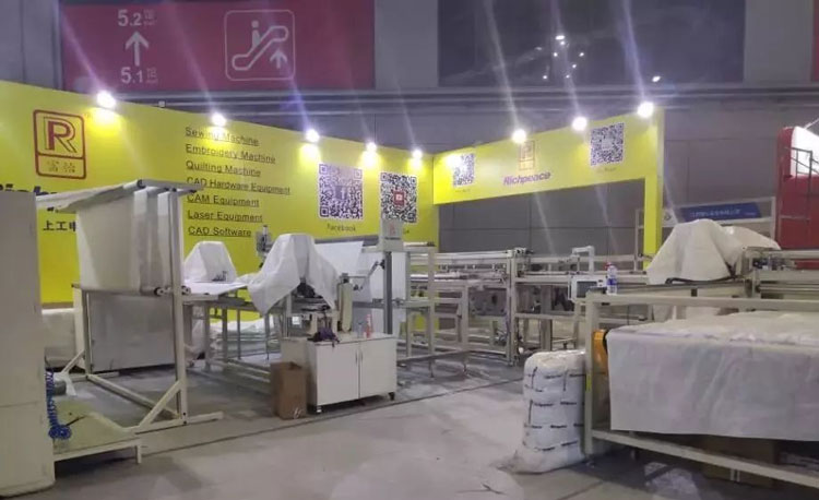 展會第一天，富怡首單告捷！