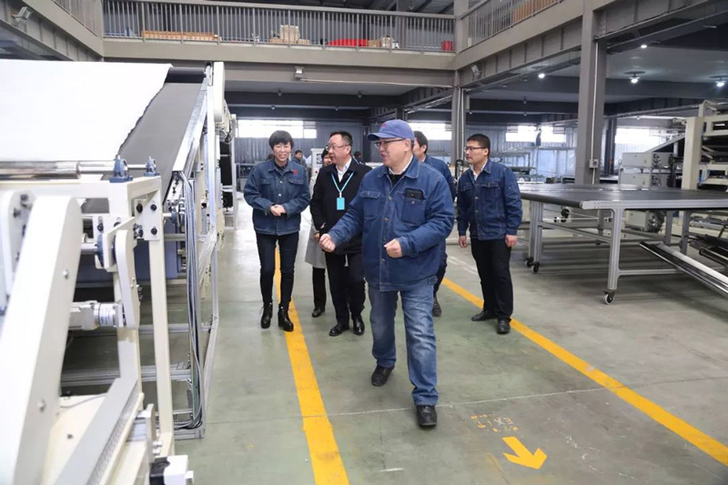 參觀富怡美式胖被自動化生產線 參觀富怡美式胖被自動化生產線1.jpg